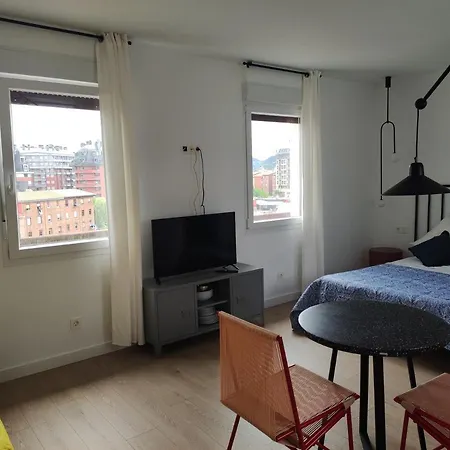 Privatunterkunft Bonito Estudio Con Garaje *