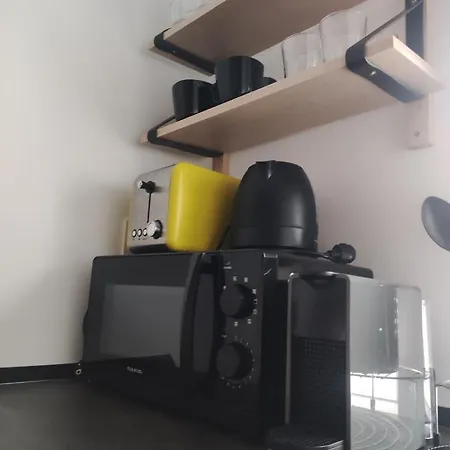 Bonito Estudio Con Garaje Проживание в семье *