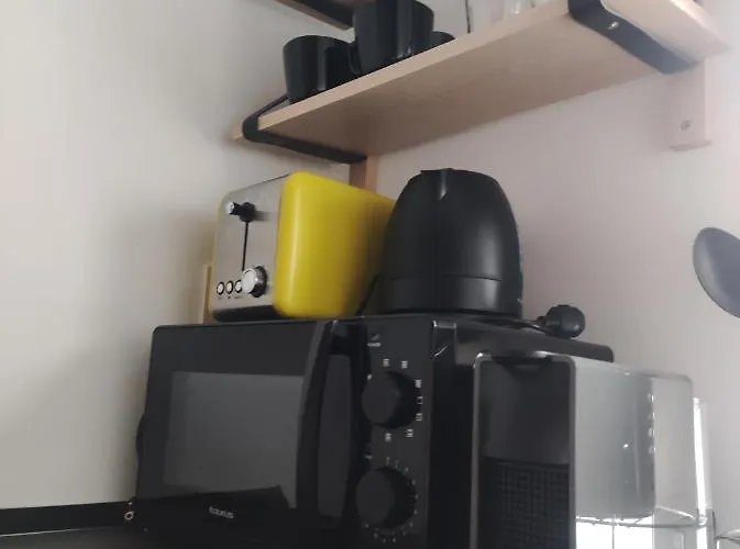 Bonito Estudio Con Garaje Проживание в семье *